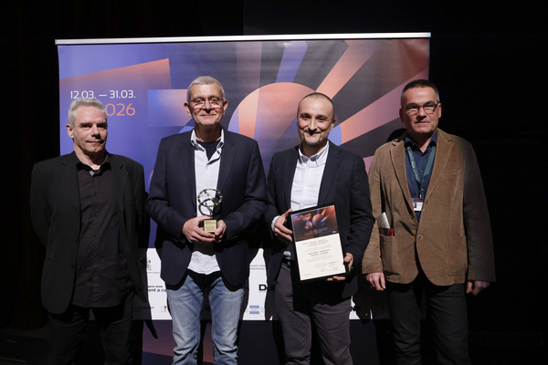 Награда за най-добър български игрален филм на София филм фест 2026 - „Жени извън употреба“ на Александър Косев. Снимка: © Иван Дончев / София Филм Фест.