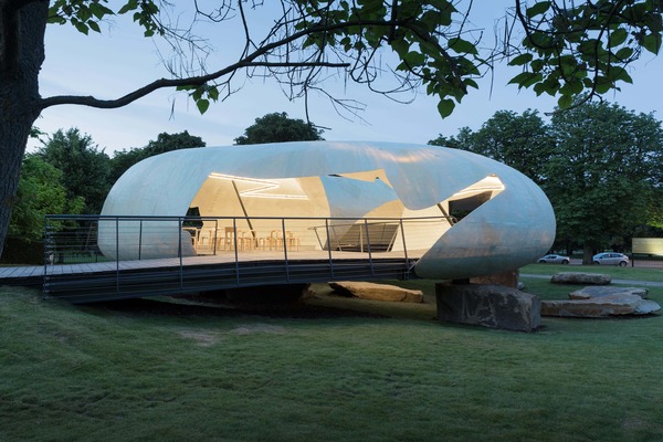 Павилион за Serpentine Gallery, архитект Смилян Радич Кларк. © Iwan Baan