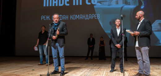 Церемония по връчването на наградите на „Златна роза“ 2025 - Голямата награда за Стефан Командарев. Снимка: © Емил Калинов