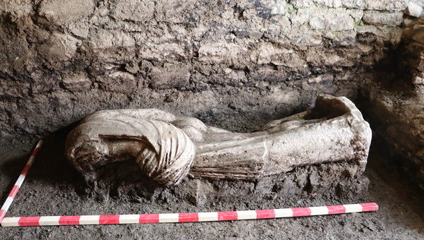 Мраморна статуя от Хераклея Синтика. Снимка: © Archaelogia Bulgarica